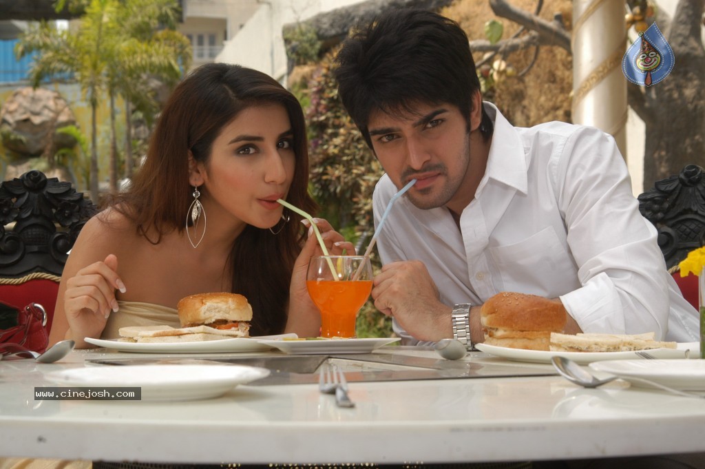 Enduko Nachav Movie Stills - 17 / 38 photos