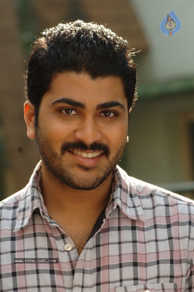 Engeyum Eppothum Movie Stills - 16 / 57 photos