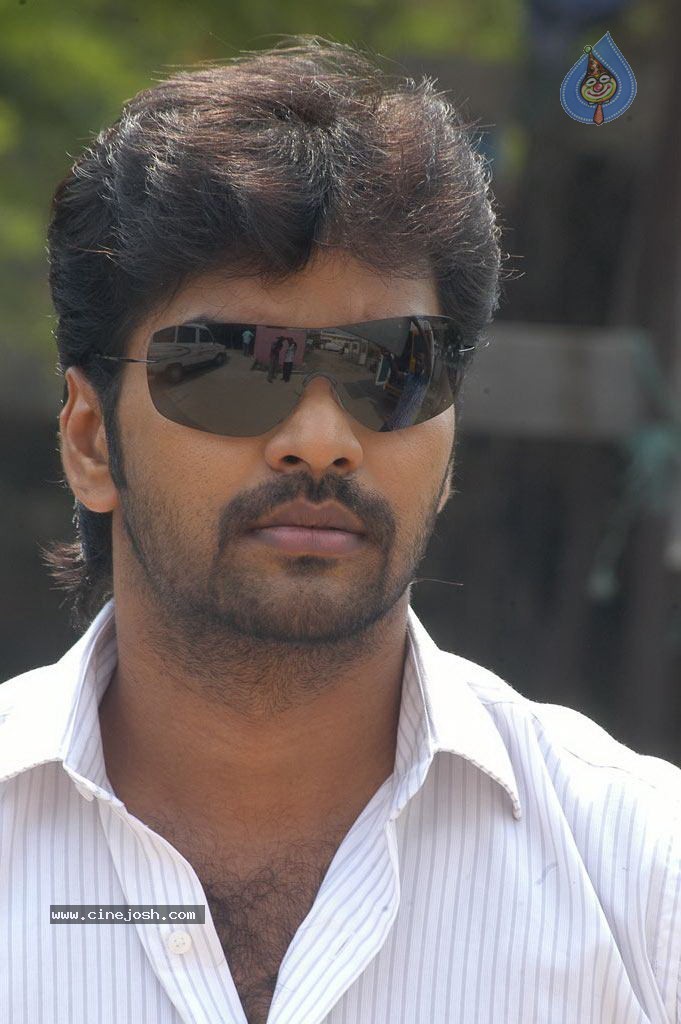 Engeyum Eppothum Movie Stills - 30 / 57 photos