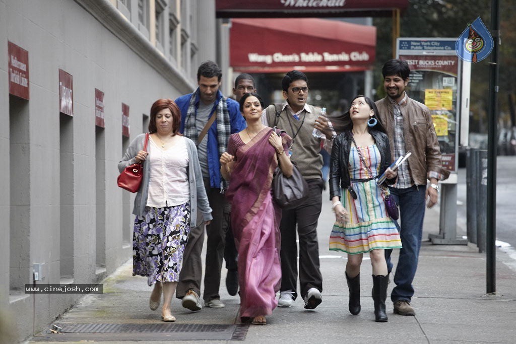 English Vinglish Movie New Stills - 4 / 27 photos