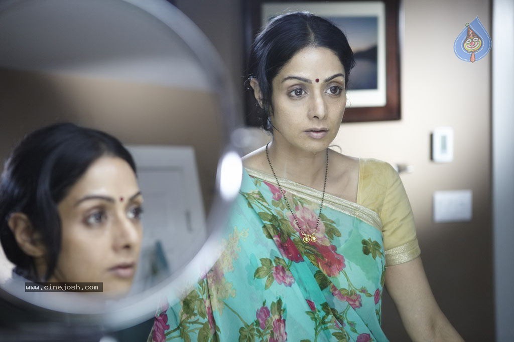 English Vinglish Movie New Stills - 21 / 27 photos