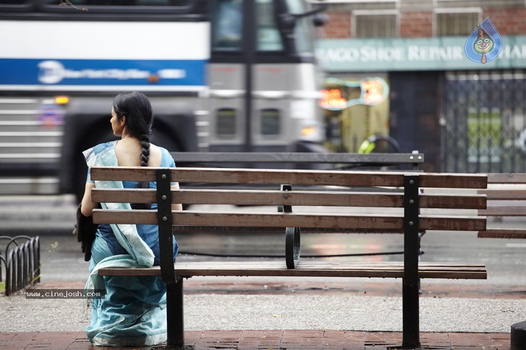English Vinglish Movie New Stills - 26 / 27 photos