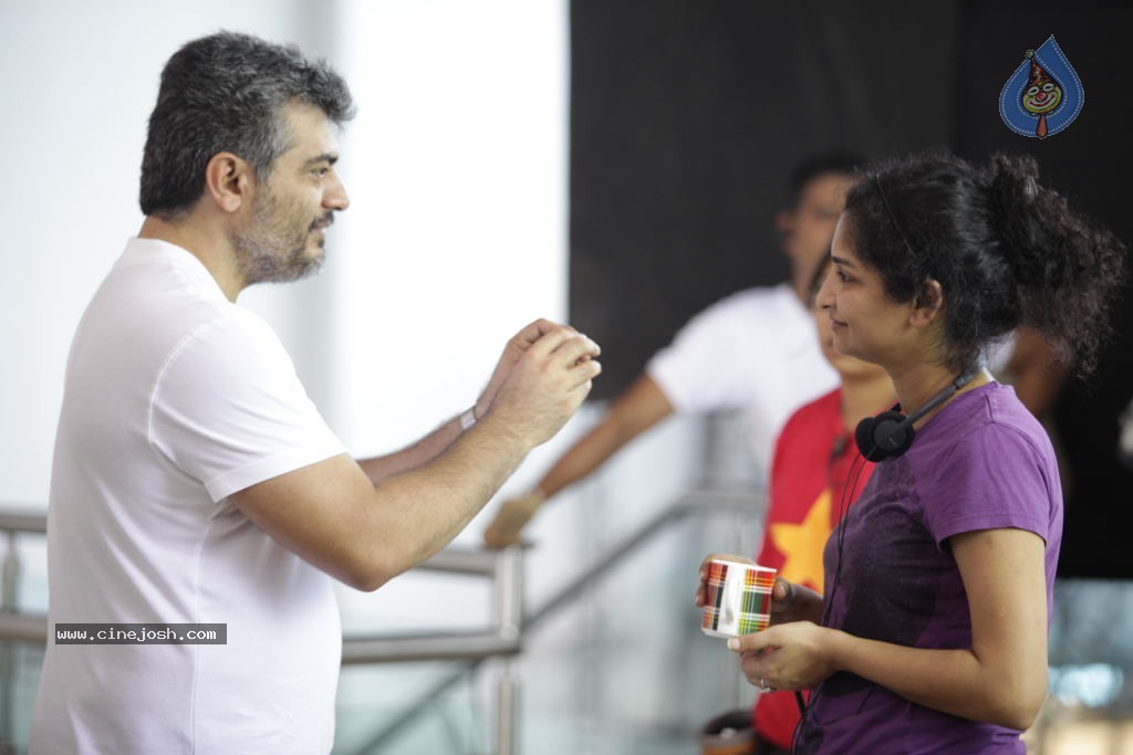 English Vinglish Movie New Stills - 1 / 9 photos