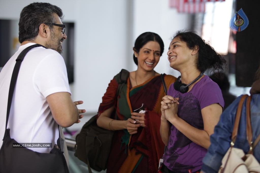 English Vinglish Movie New Stills - 3 / 9 photos