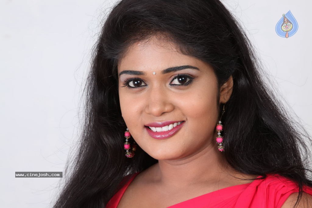 Enjoy Movie Stills and Wallpapers - 9 / 56 photos