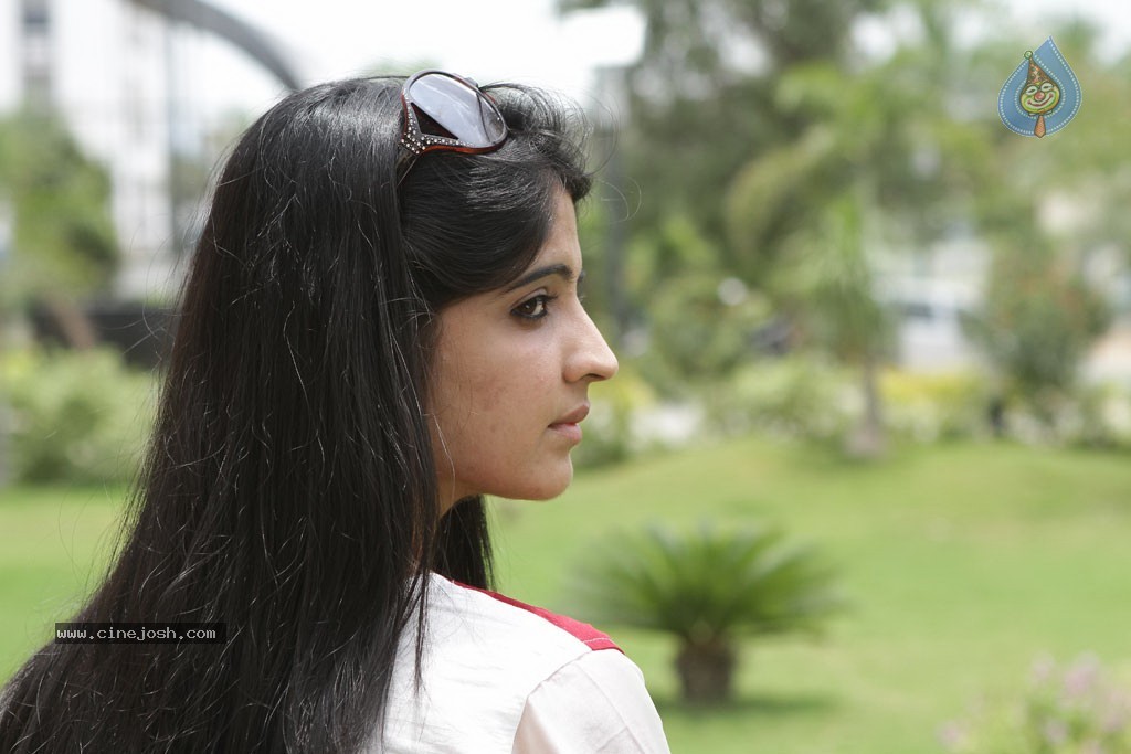 Ennai Piriyadhey Tamil Movie Stills - 7 / 36 photos