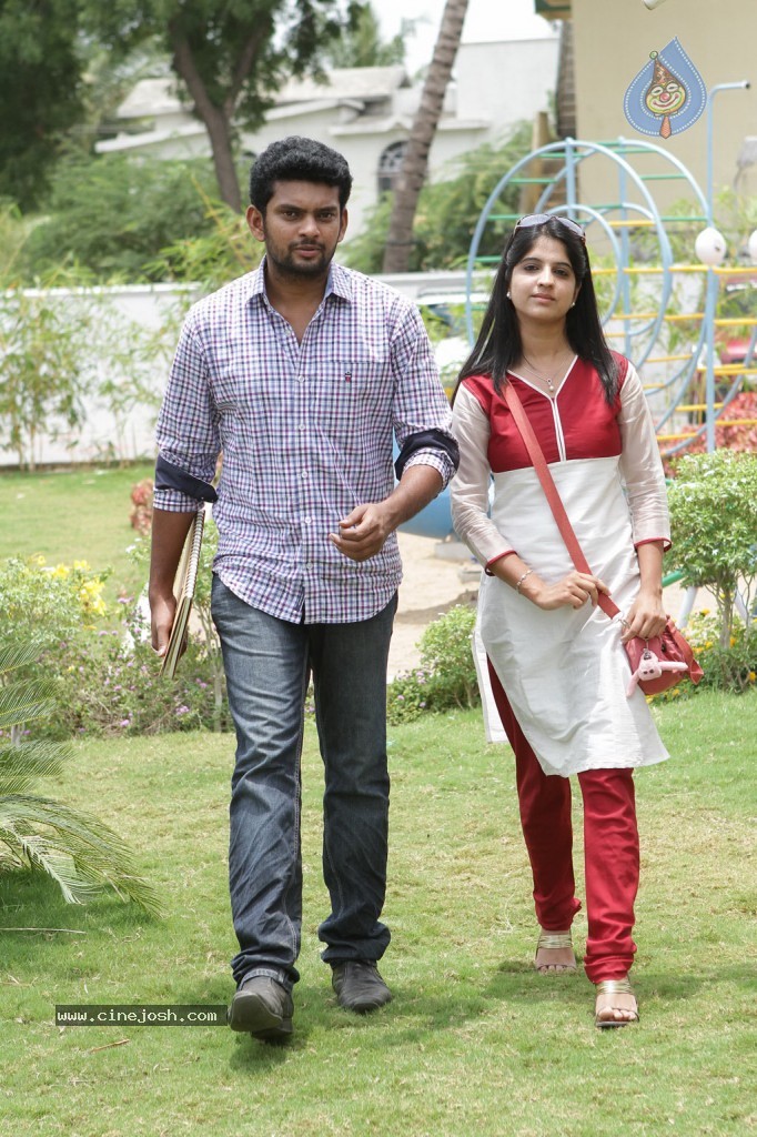 Ennai Piriyadhey Tamil Movie Stills - 22 / 36 photos