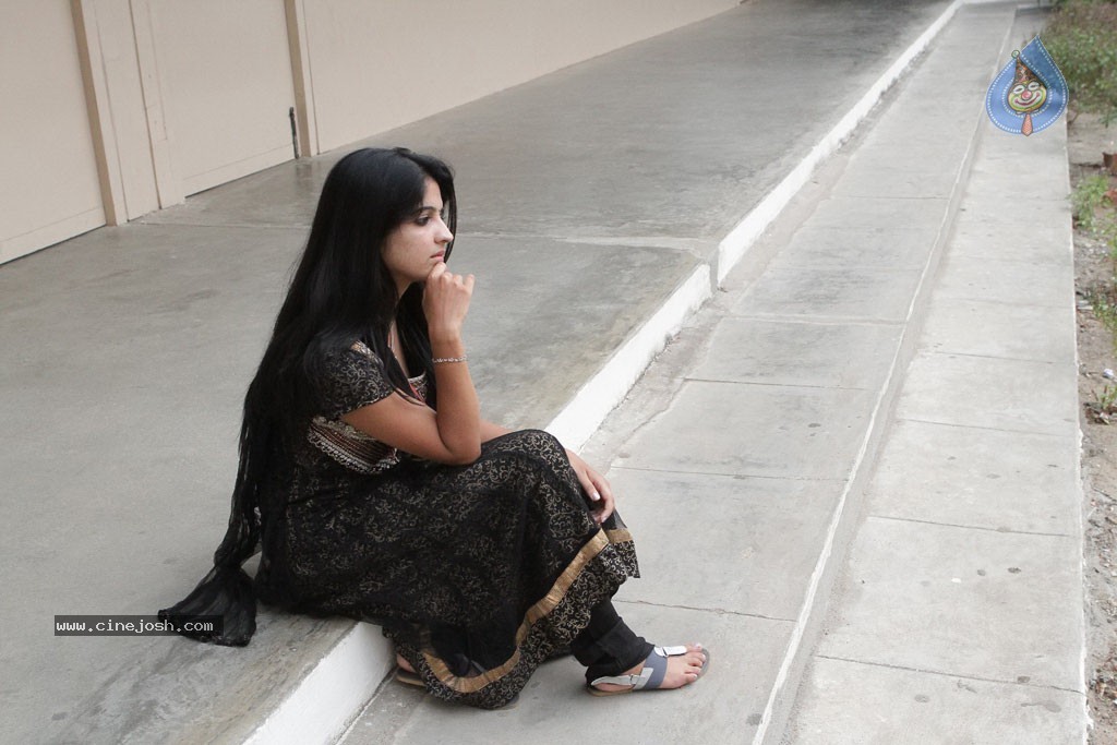 Ennai Piriyadhey Tamil Movie Stills - 25 / 36 photos