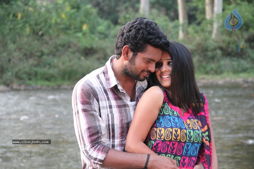 Ennai Piriyadhey Tamil Movie Stills - 28 / 36 photos