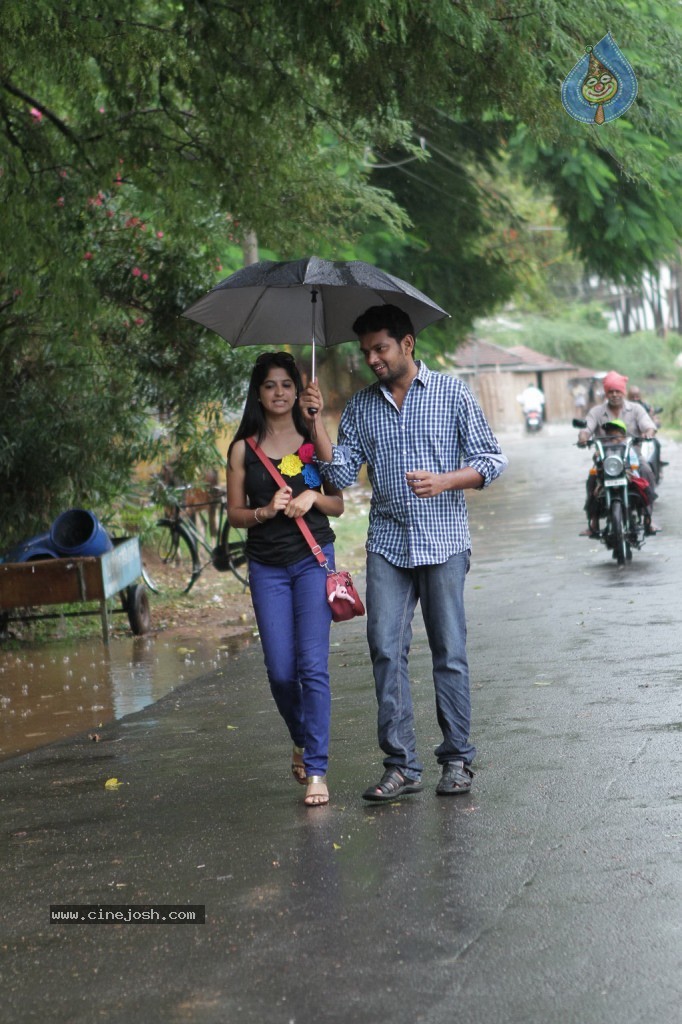 Ennai Piriyadhey Tamil Movie Stills - 31 / 36 photos