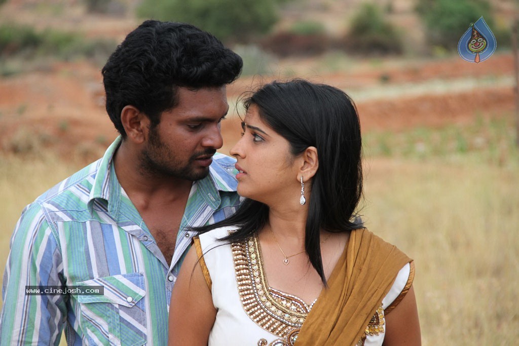 Ennai Piriyadhey Tamil Movie Stills - 32 / 36 photos