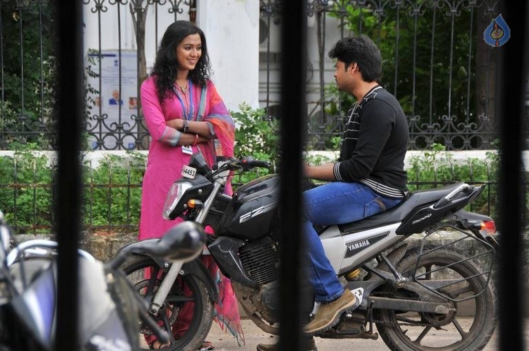 Ennul Aayiram Tamil Film Photos - 23 / 35 photos