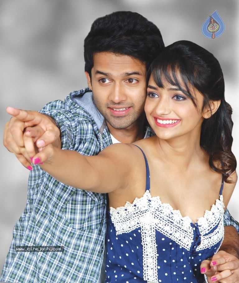 Entha Andanga Unnave Stills - 1 / 4 photos