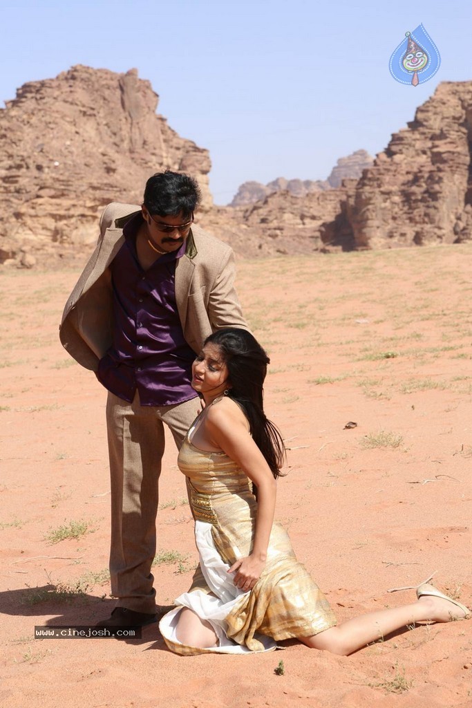 Envazhi Thanivazhi Tamil Movie Photos - 22 / 27 photos