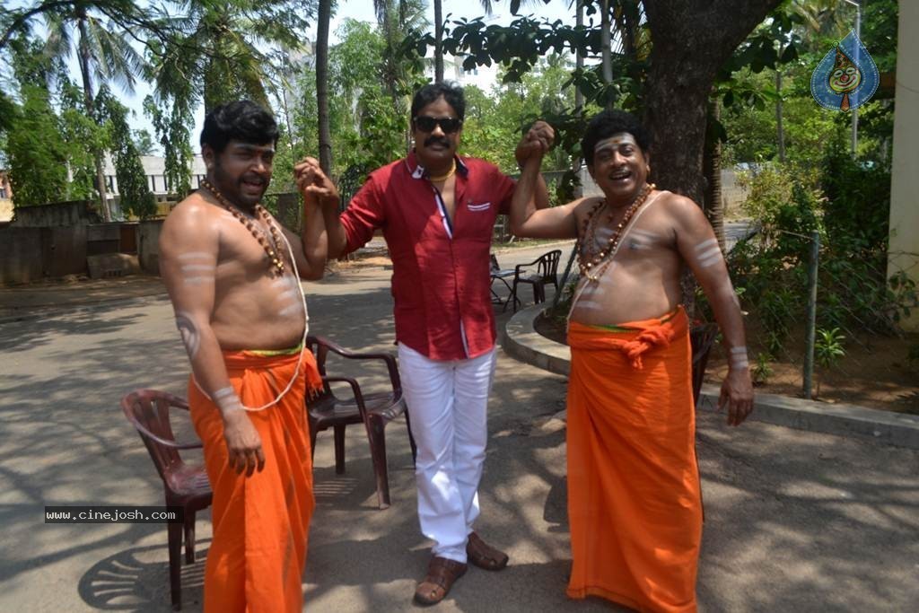 Envazhi Thanivazhi Tamil Movie Photos - 25 / 27 photos