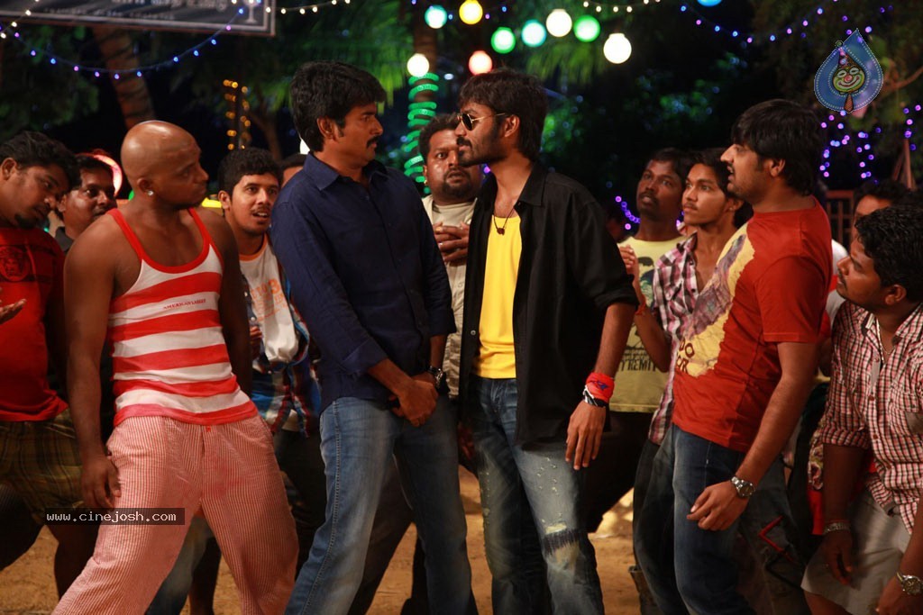 Ethir Neechal Tamil Movie Hot Stills - 16 / 30 photos