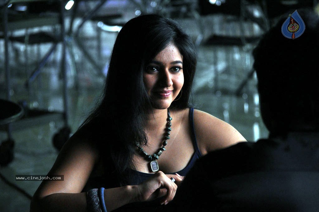 Ethiri En 3 Tamil Movie Hot Stills - 1 / 41 photos