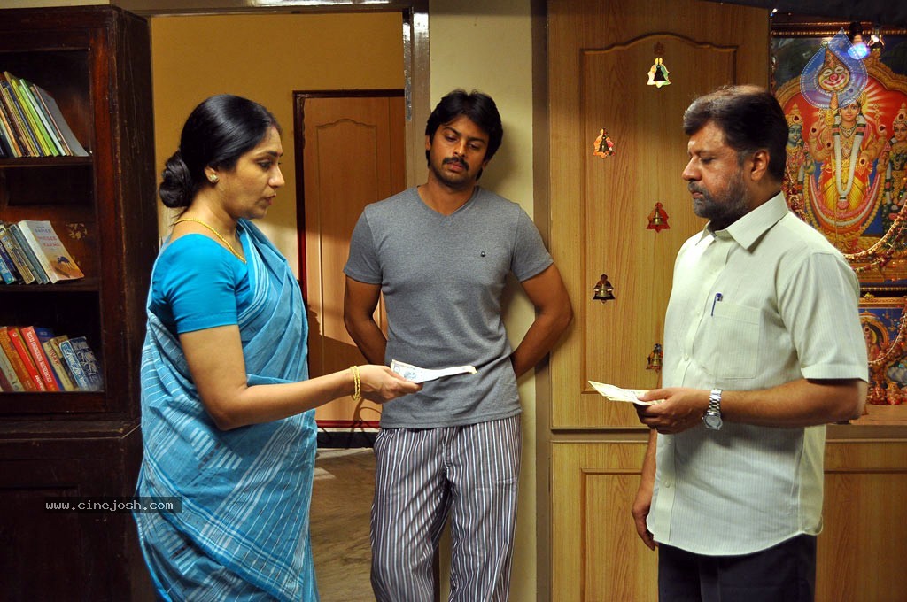 Ethiri En 3 Tamil Movie Hot Stills - 8 / 41 photos