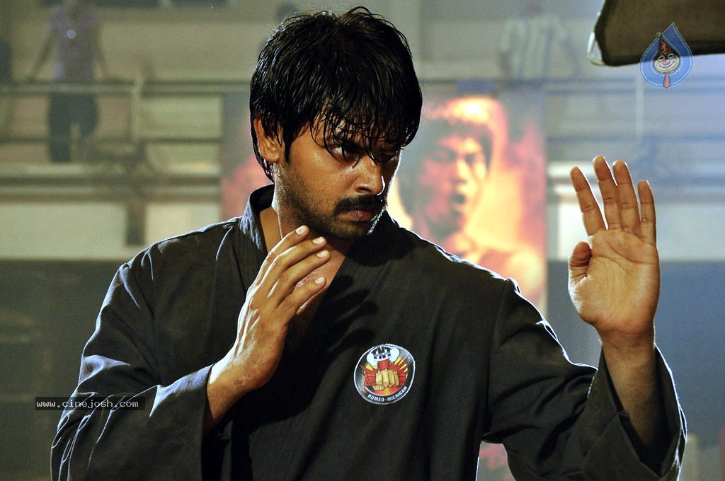 Ethiri En 3 Tamil Movie Hot Stills - 10 / 41 photos