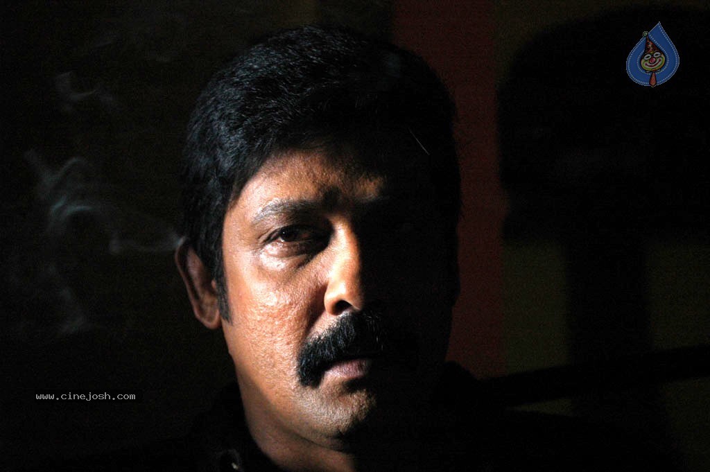 Ethiri En 3 Tamil Movie Hot Stills - 39 / 41 photos