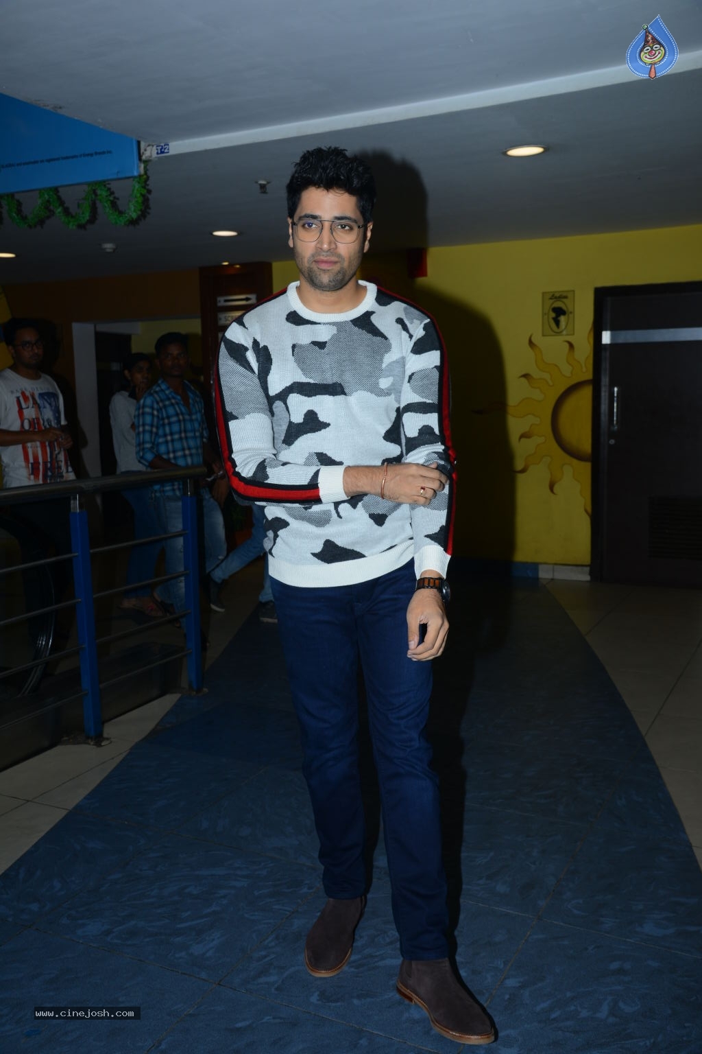 Evaru  Premier Show Photos - 16 / 21 photos