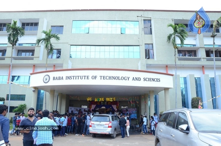 Evaru Team are in Vizag Baba Institute - 11 / 17 photos