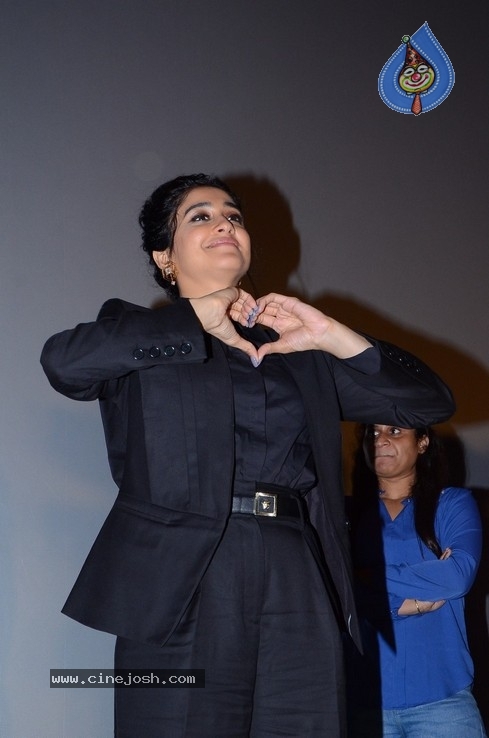 Evaru Team at SV Cinemas Vizag - 11 / 20 photos