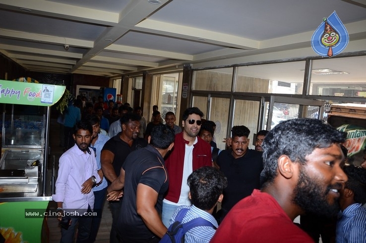 Evaru Team at Vizag - 11 / 21 photos