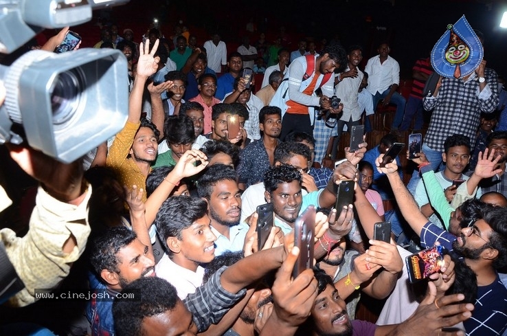Evaru Team at Vizag - 18 / 21 photos