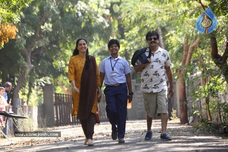 Ezhumin Movie Stills - 9 / 9 photos