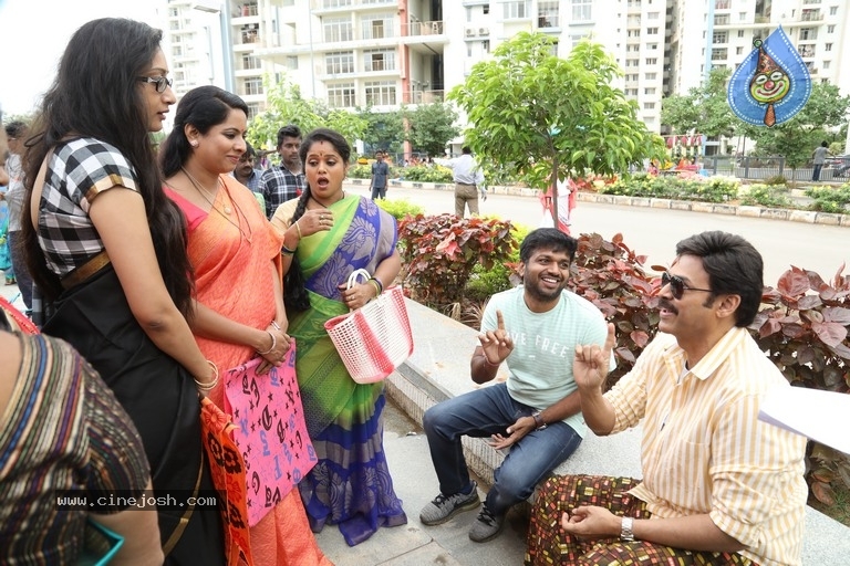 F2 Fun And Frustration Movie Working Stills - 2 / 8 photos