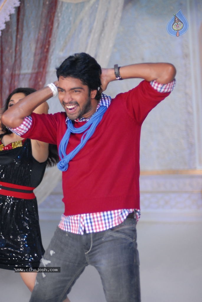 Friendly Movies Allari Naresh Movie Stills - 5 / 6 photos