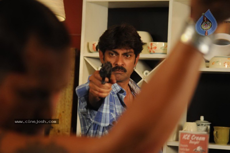 Gaayam 2 Movie Latest Gallery - 38 / 73 photos