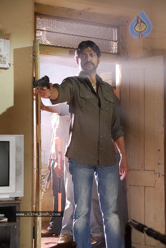 Gaayam 2 Movie Latest Gallery - 39 / 73 photos