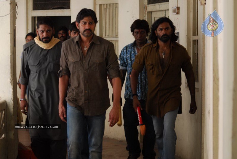 Gaayam 2 Movie Latest Gallery - 44 / 73 photos