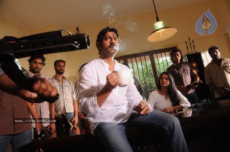 Gaayam 2 Movie Latest Gallery - 46 / 73 photos