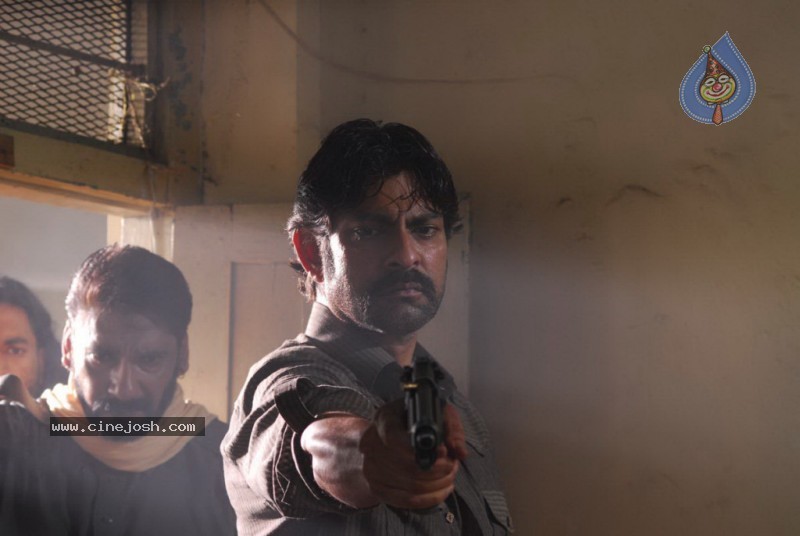 Gaayam 2 Movie Latest Gallery - 51 / 73 photos