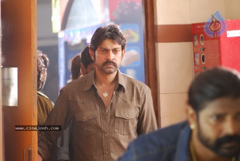 Gaayam 2 Movie Latest Gallery - 58 / 73 photos