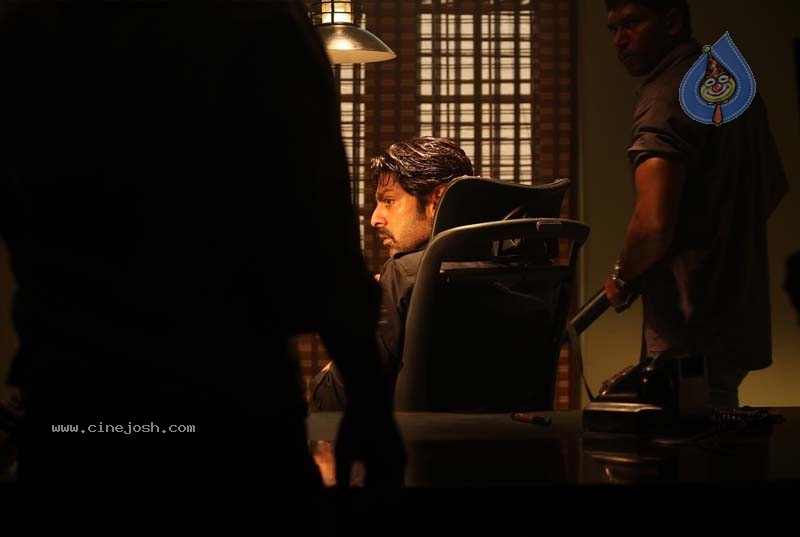 Gaayam 2 Movie Latest Photos - 29 / 29 photos
