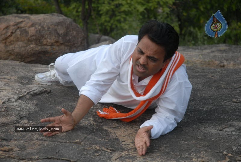 Galli Kurrollu Movie Latest Stills - 5 / 80 photos