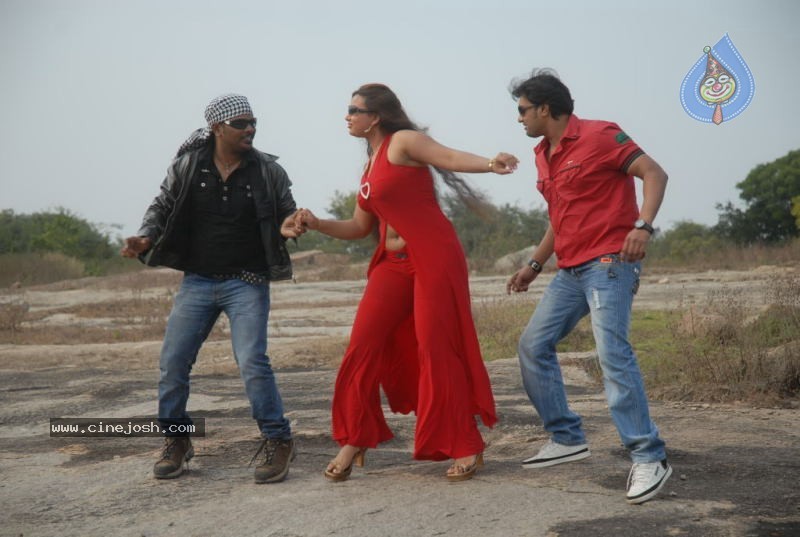 Galli Kurrollu Movie Latest Stills - 37 / 80 photos