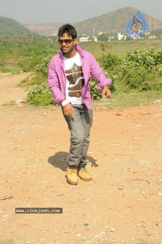 Galli Kurrollu Movie Latest Stills - 38 / 80 photos