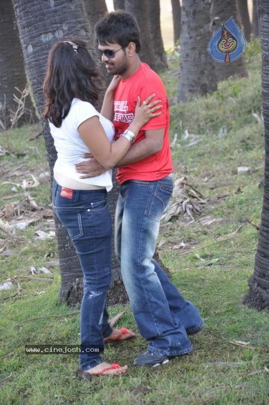 Galli Kurrollu Movie Latest Stills - 47 / 80 photos