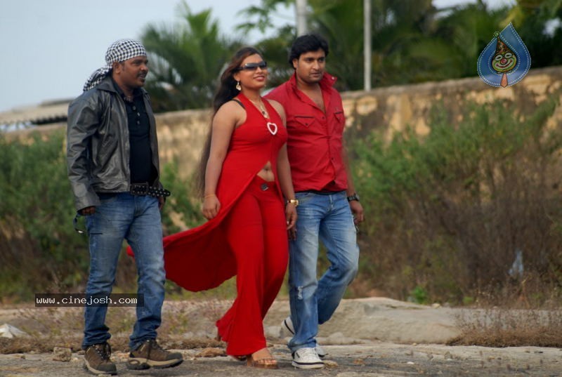 Galli Kurrollu Movie Latest Stills - 61 / 80 photos