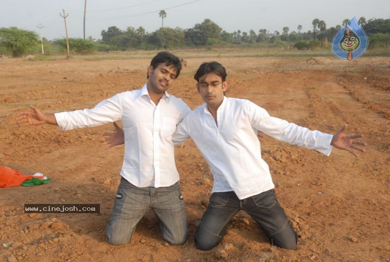 Galli Kurrollu Movie Latest Stills - 63 / 80 photos