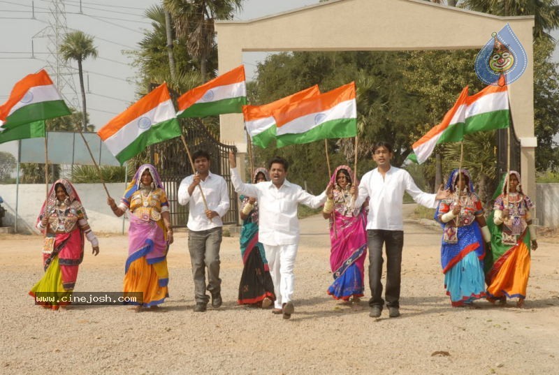 Galli Kurrollu Movie Latest Stills - 76 / 80 photos