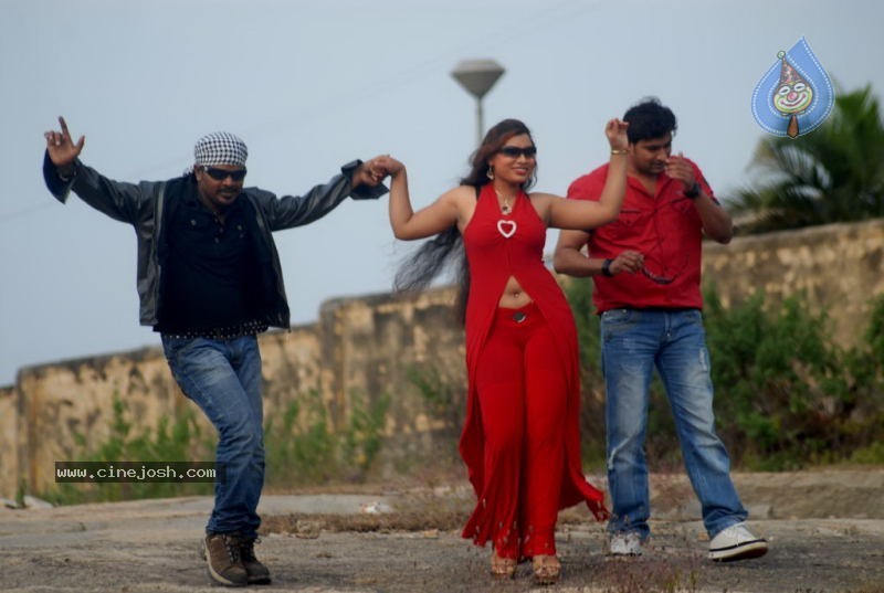 Galli Kurrollu Movie Latest Stills - 77 / 80 photos