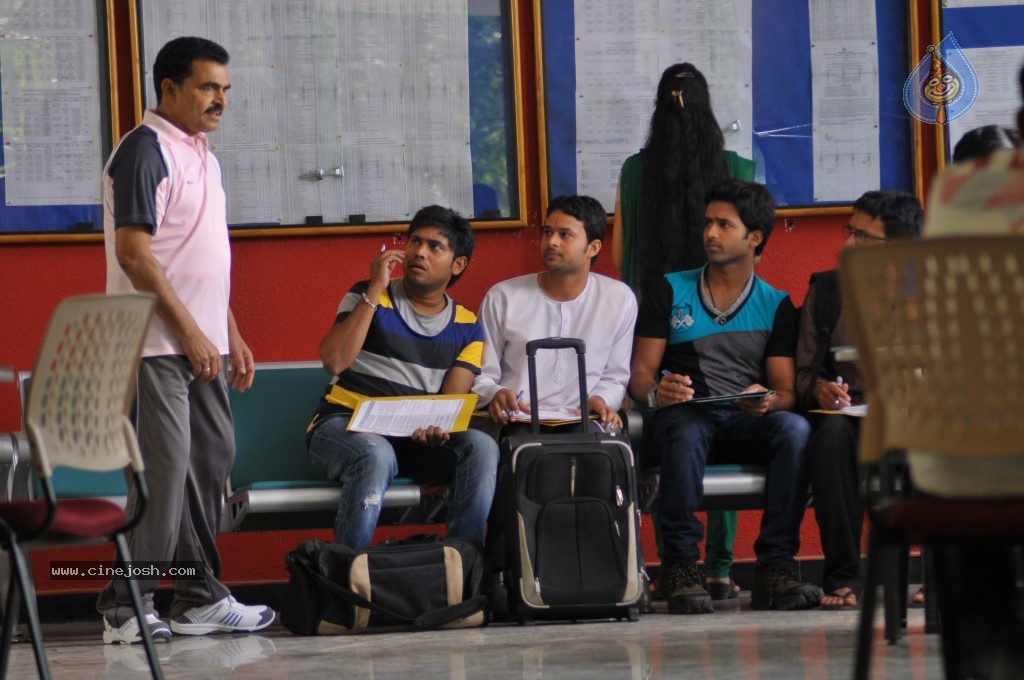 Gallo Telinattunde Movie Stills - 29 / 57 photos