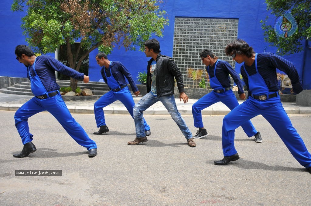 Gallo Telinattunde Movie Stills n Walls - 1 / 64 photos