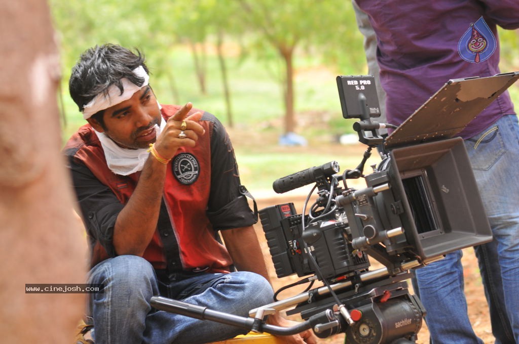 Gallo Telinattunde Movie Stills n Walls - 11 / 64 photos